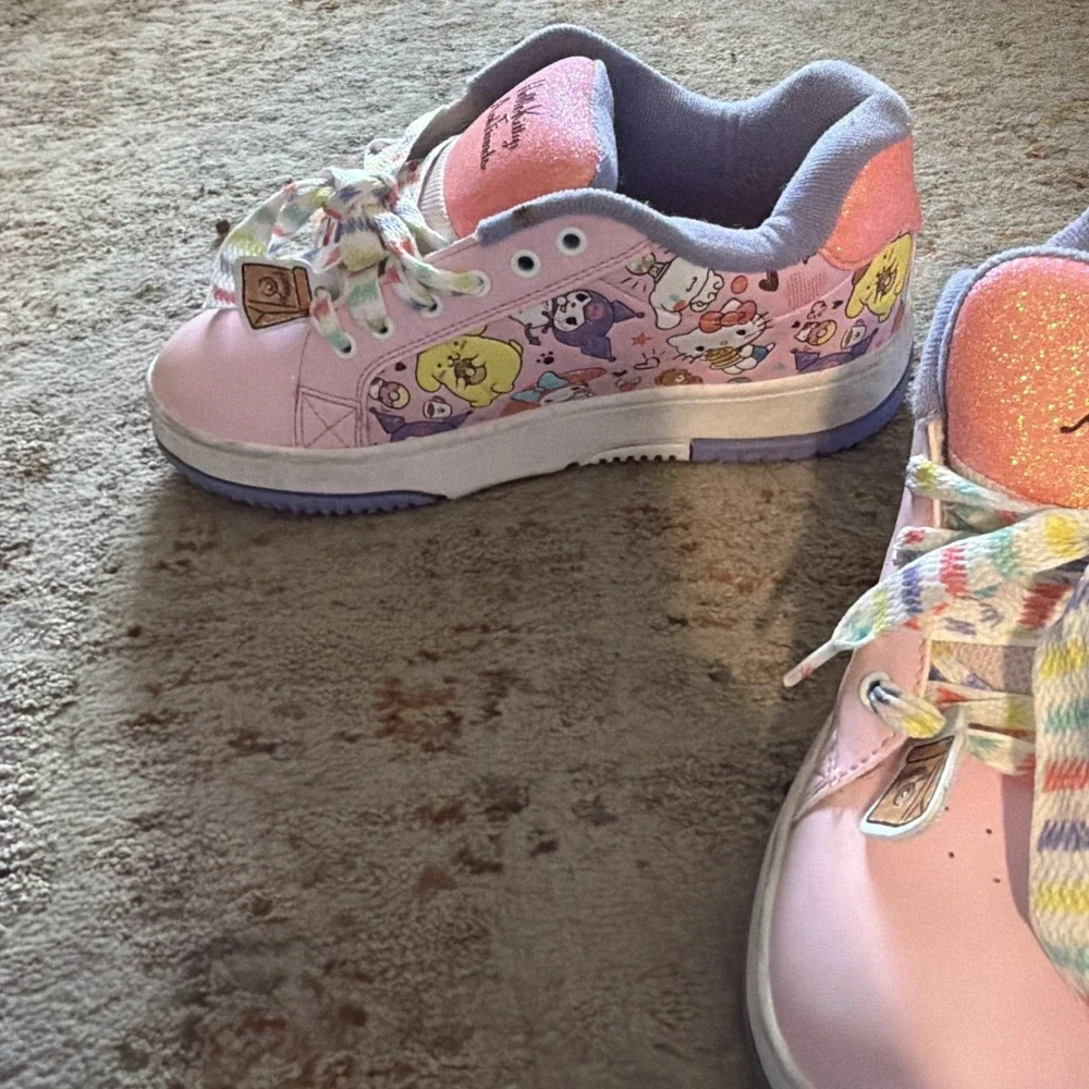 Heelys Hello Kitty and Friends Size 6Y women 7